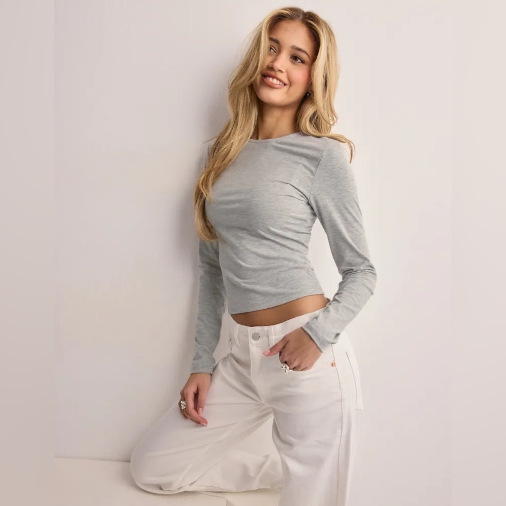 Nelly Women’s Gray Keep It Simple Ls Top, Size Medium